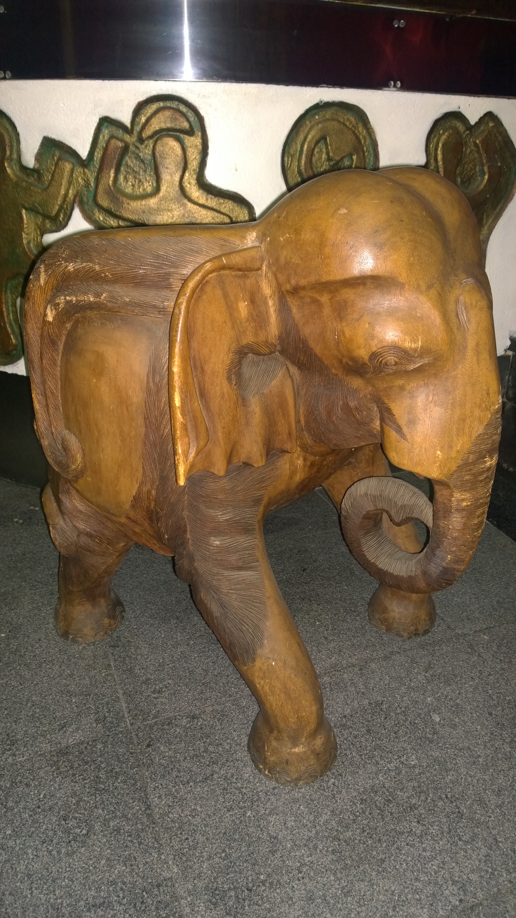 8_Elephant wooden chair